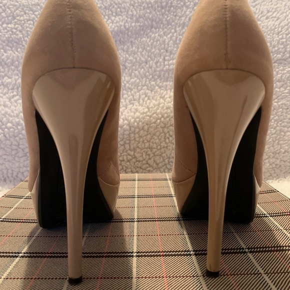 Cream high heels, size 5 1/2. - Picture 8 of 11